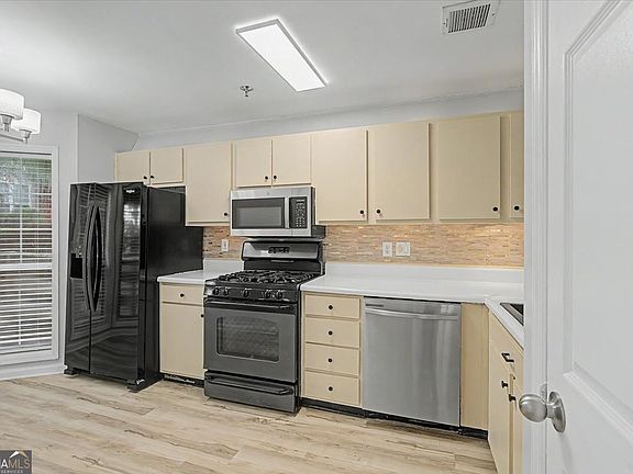 5th image of 1508 Riverview Dr SE