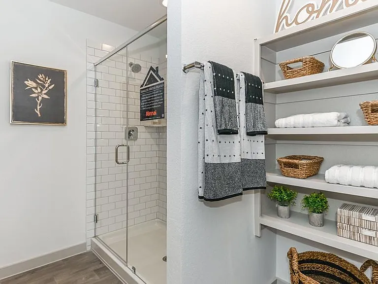 7918 Murciana Dr — Photo 15