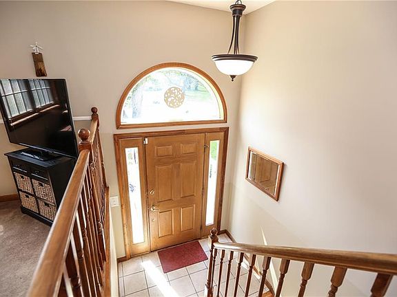 3rd image of 208 Chapel St