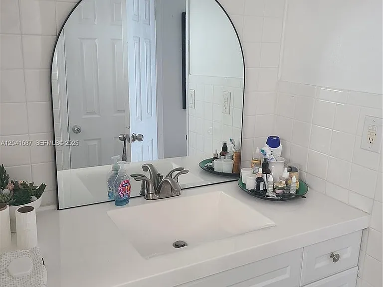 1075 NE Miami Gardens Dr #708 — Photo 12
