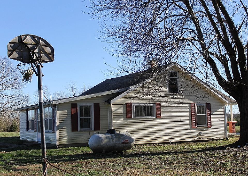 2nd image of 2744 Scenic Dr