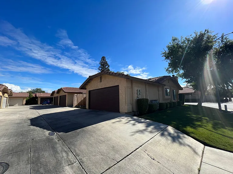 8600 White Rock — Photo 15