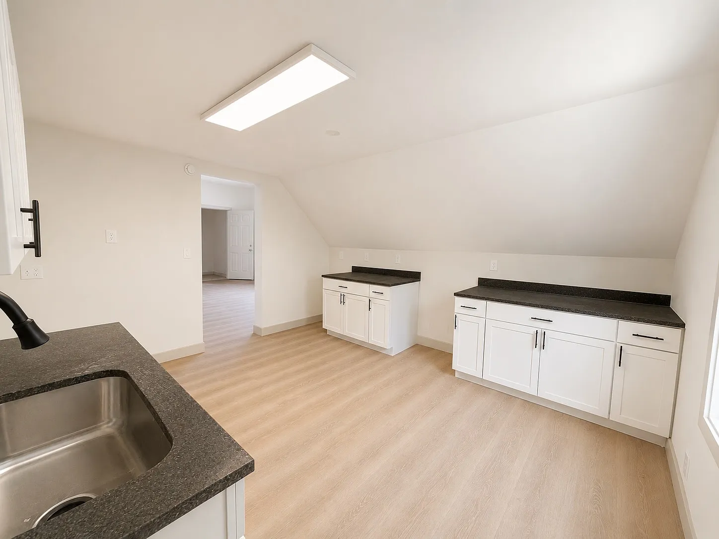 2 bed, 1000 sqft, $1,685 — Photo 1