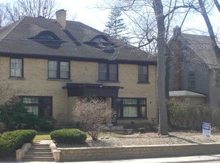 12970 Cedar Rd, Cleveland, OH 44118