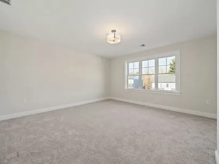 55 Plymouth St #J35 — Photo 12