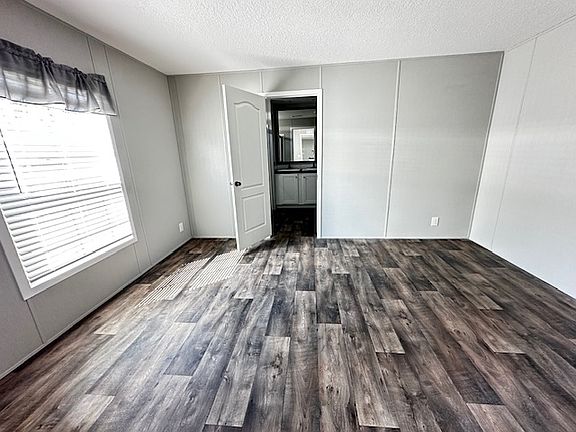 4th image of 30 Havenwood Dr