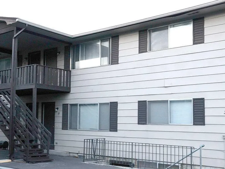 Benton St. Apartments — Photo 4