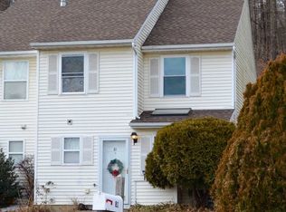 81 Red Maple Rd, Saugerties, NY 12477