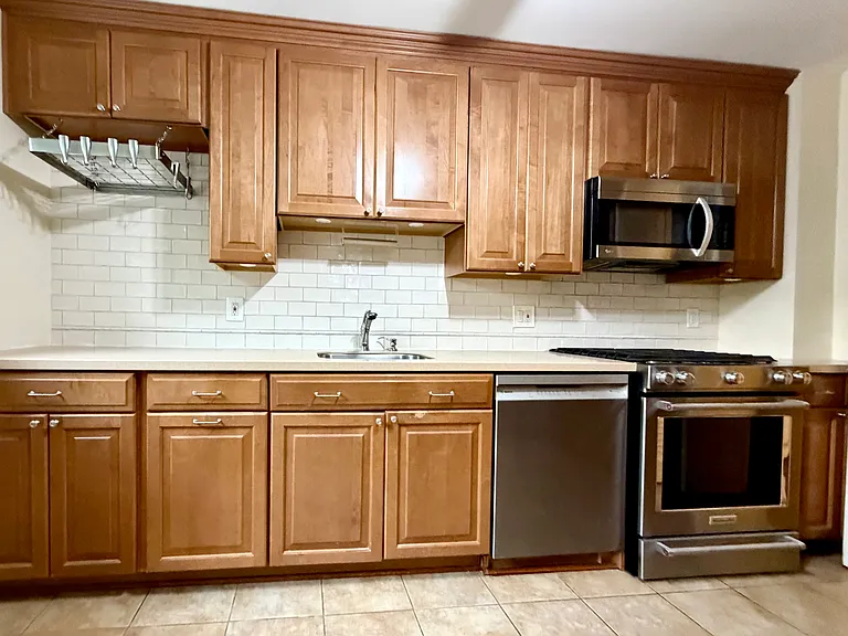 804 Cypress Beach Rd — Photo 10