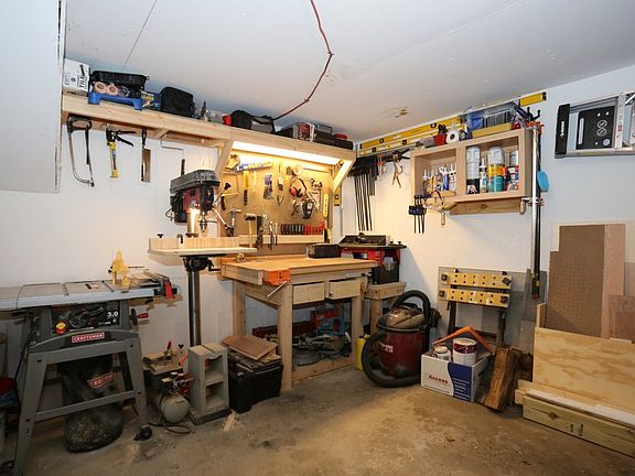 Workbench & built-in shelves