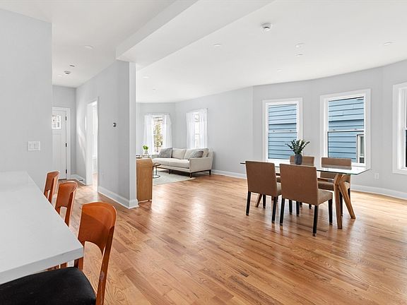 5th image of 36 Burnside Ave #1