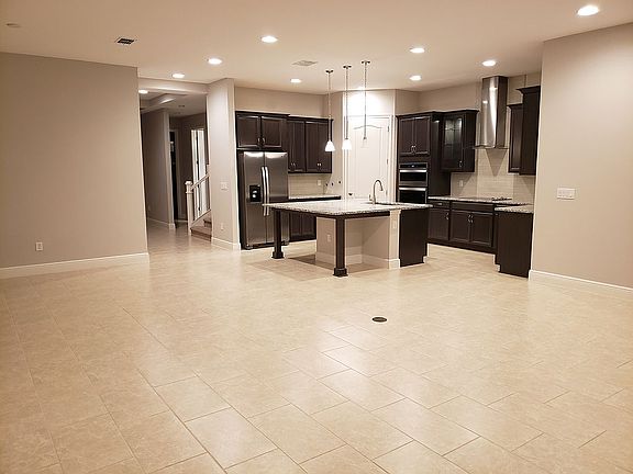 3rd image of 13138 Stanthorne Ave