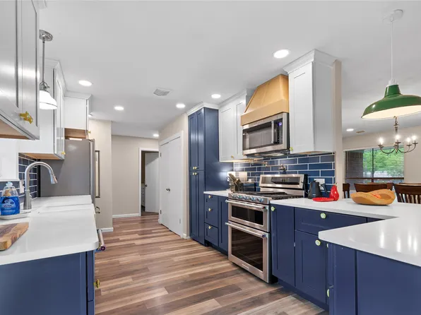 613 Edwards Dr, Denison, TX 75020