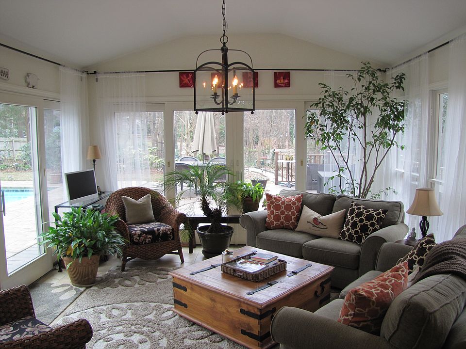 1st image of 3215 Ravencliff Dr