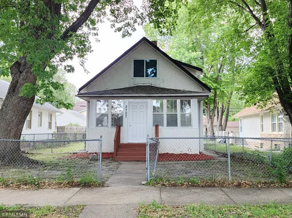 2707 Queen Ave N, Minneapolis, MN 55411