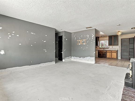 5th image of 21903 Esaws Ave