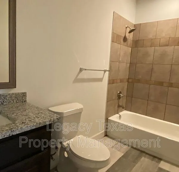 729 E Brown St #B — Photo 25