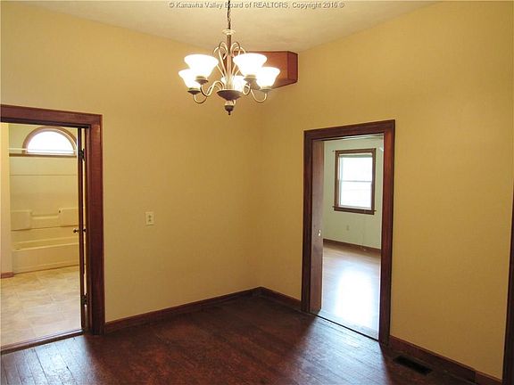 5th image of 2646 Virginia Ave