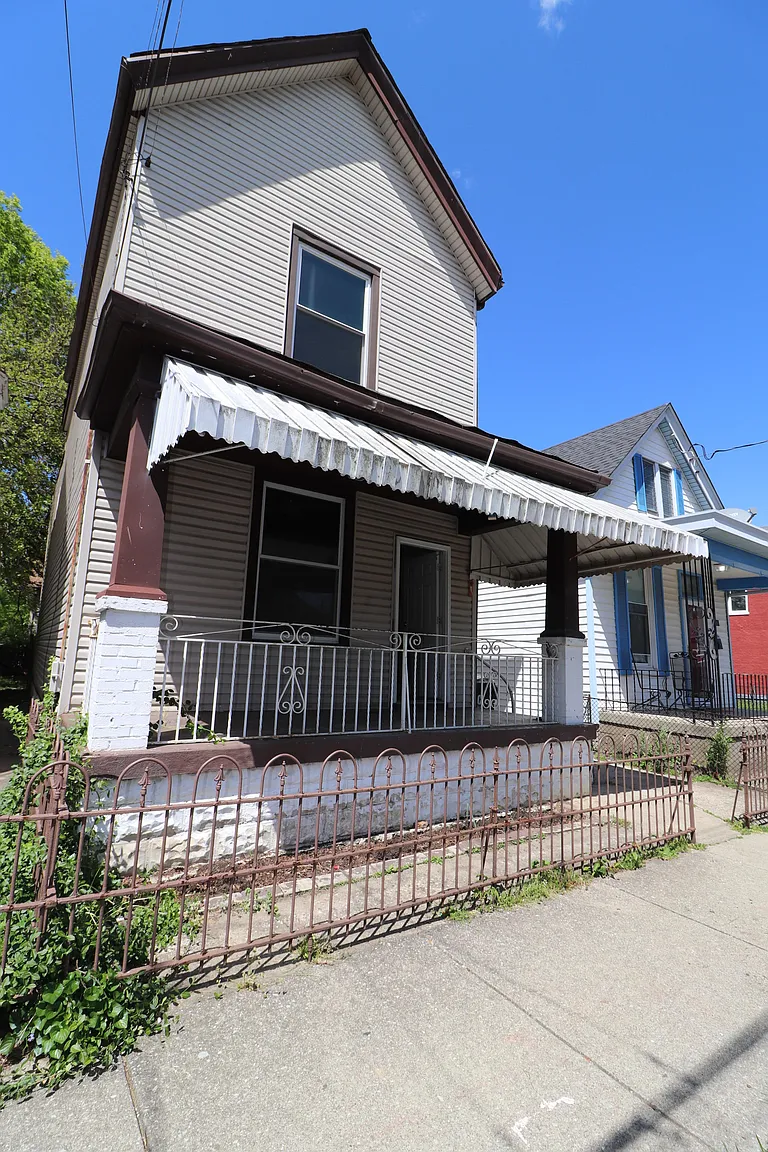 318 Byrd St photo 1