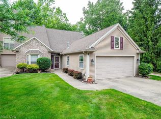 6610 Fox Hollow Ct, Middleburg Heights, OH 44130