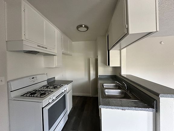 3rd image of 17816 Lassen St APT 111
