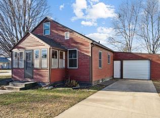 513 8th Ave SW, Independence, IA 50644