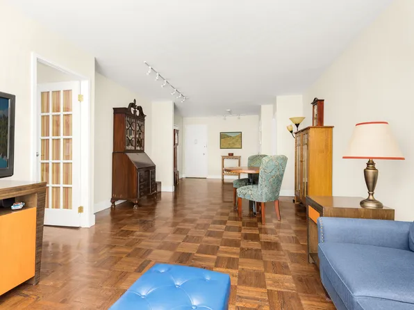 525 East 86th Street image 3 of 11