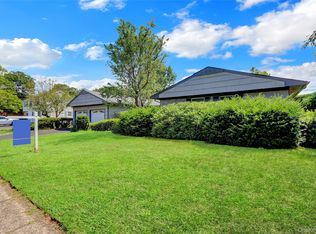 4 Tulip Grove Dr, Lake Grove, NY 11755