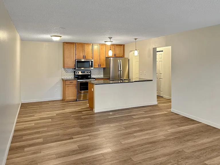Tradewinds Apartments — Photo 3