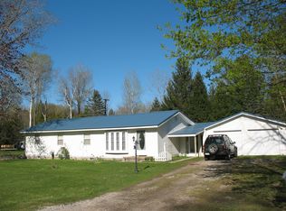 1308 Woodlawn Ave, Clare, MI 48617