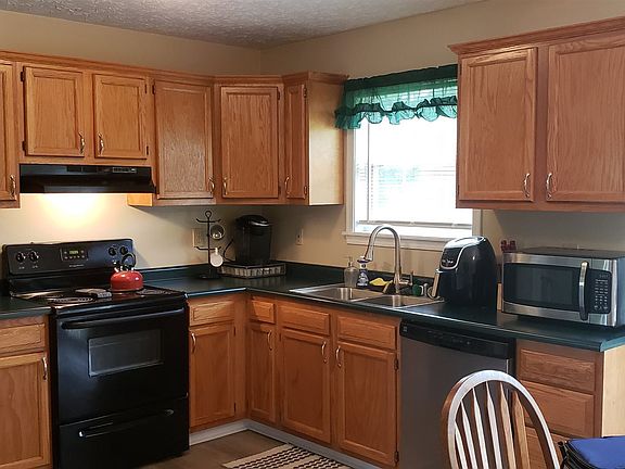 4th image of 1224 Constitution Dr