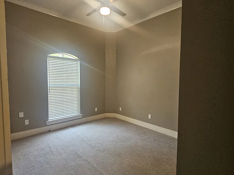 104 Devereaux Dr — Photo 12