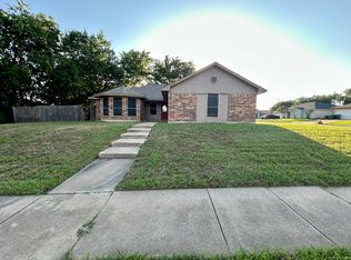 7037 Yorkston St, Watauga, TX 76148