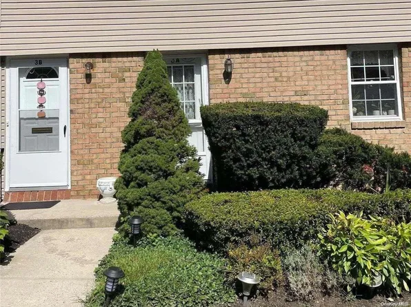 8 Harbour Lane #3A, Oyster Bay, NY 11771
