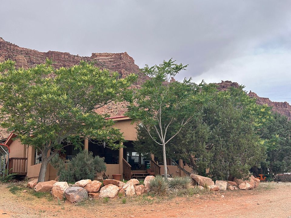 1st image of 3270 Roberts Dr