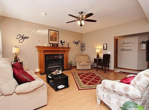 4th image of 956 Dianthus Ct