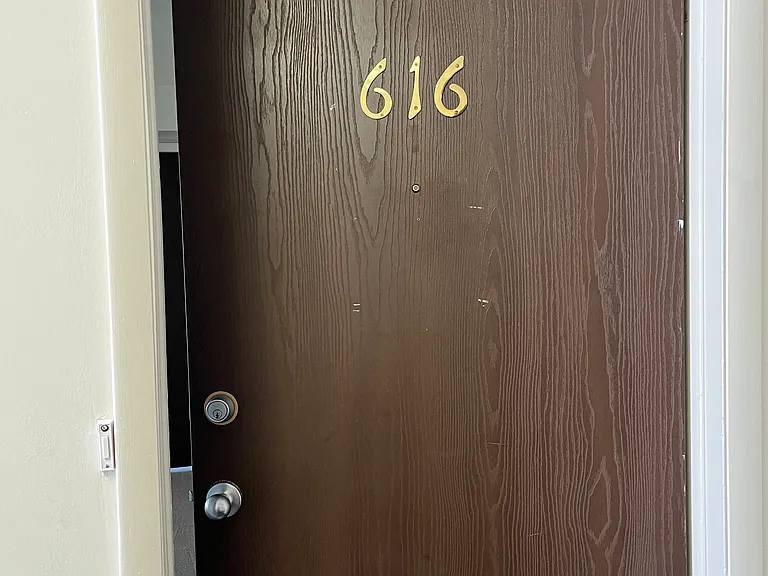 616 N Main St — Photo 1