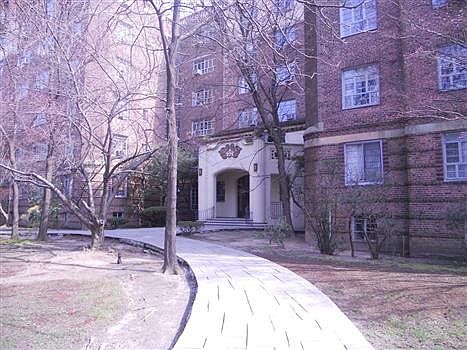 4th image of 150 Greenway Ter Ste 4