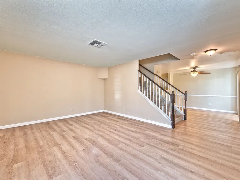 8217 Diamond Star Ct — Photo 5