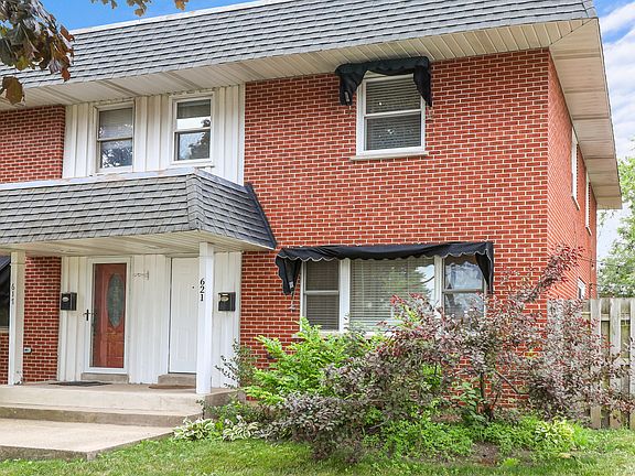 2nd image of 621 Longfellow Ave