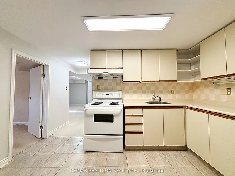 7 Rockport Cres — Photo 10