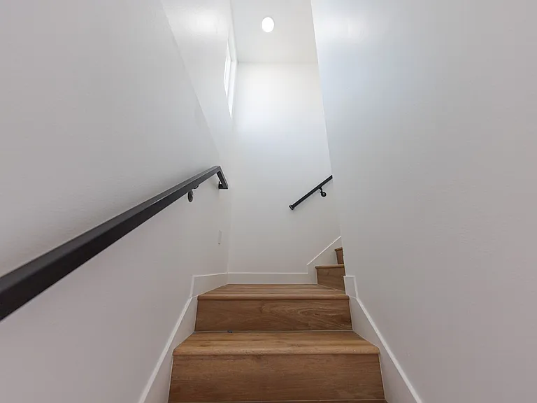 Huge 2, 3 & 4 Bed 2026 Townhomes — Photo 57