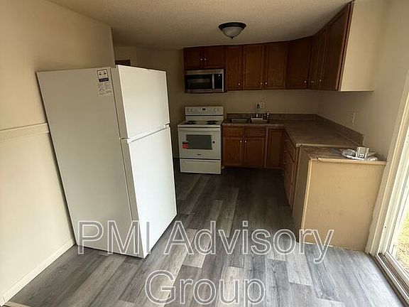 4th image of 420 SW Clay St