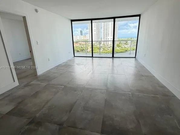 3731 N Country Club Dr, Aventura, FL