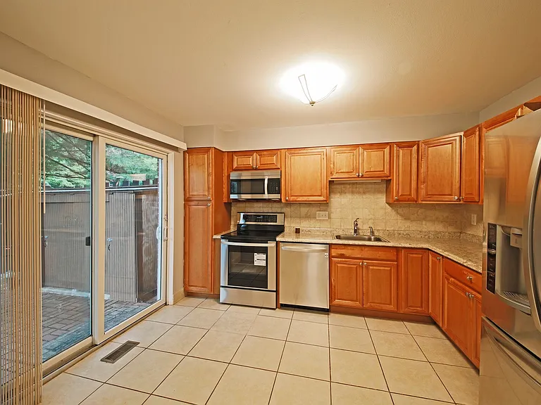 3334 Webley Ct — Photo 3
