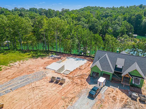 2nd image of 521 Rosedale Way