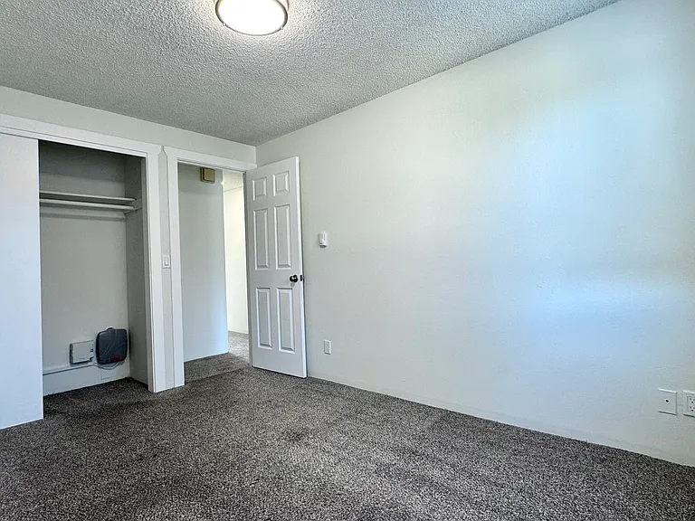 2405 Howard Ave #4 — Photo 13