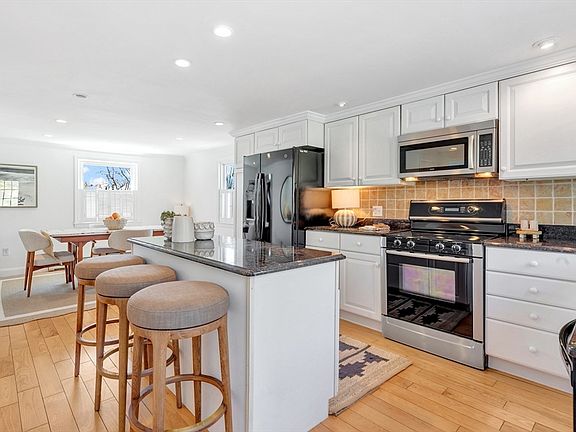5th image of 204 Low St