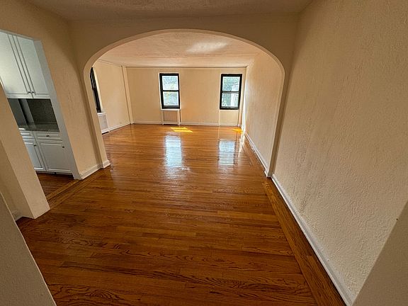 4th image of 3100 Netherland Ave #3C