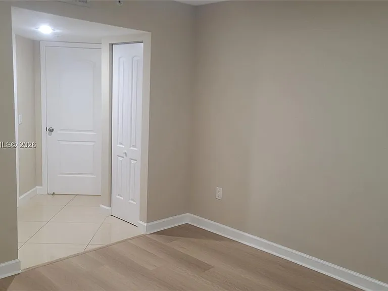 4197 N Haverhill Rd #213 — Photo 21